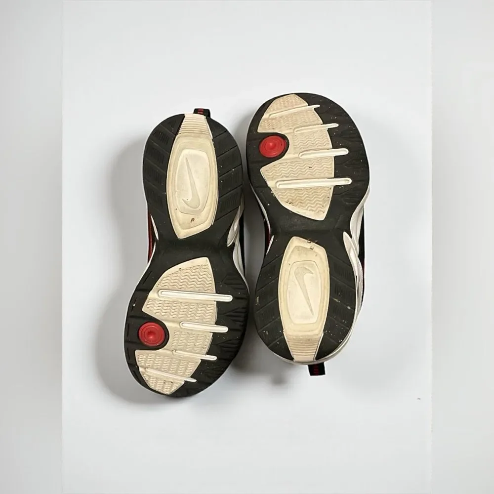 Nike Air Monarch IV Black and White Trainers - Picture 3 of 3